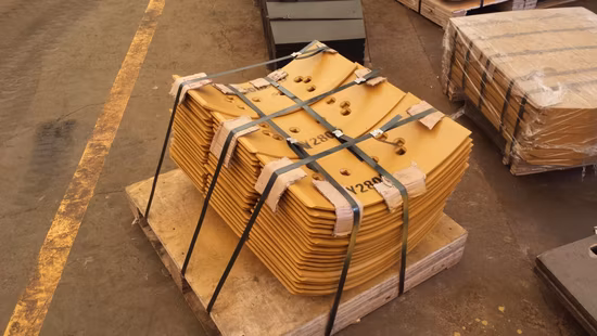 Bord de coupe en acier à haute teneur en carbone 5D9558 avec 13 trous pour niveleuses